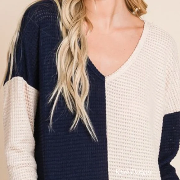 ❤️LAST 2! V NECK Comfy Color Block Chic Top with Side Slits! - Picture 6 of 6